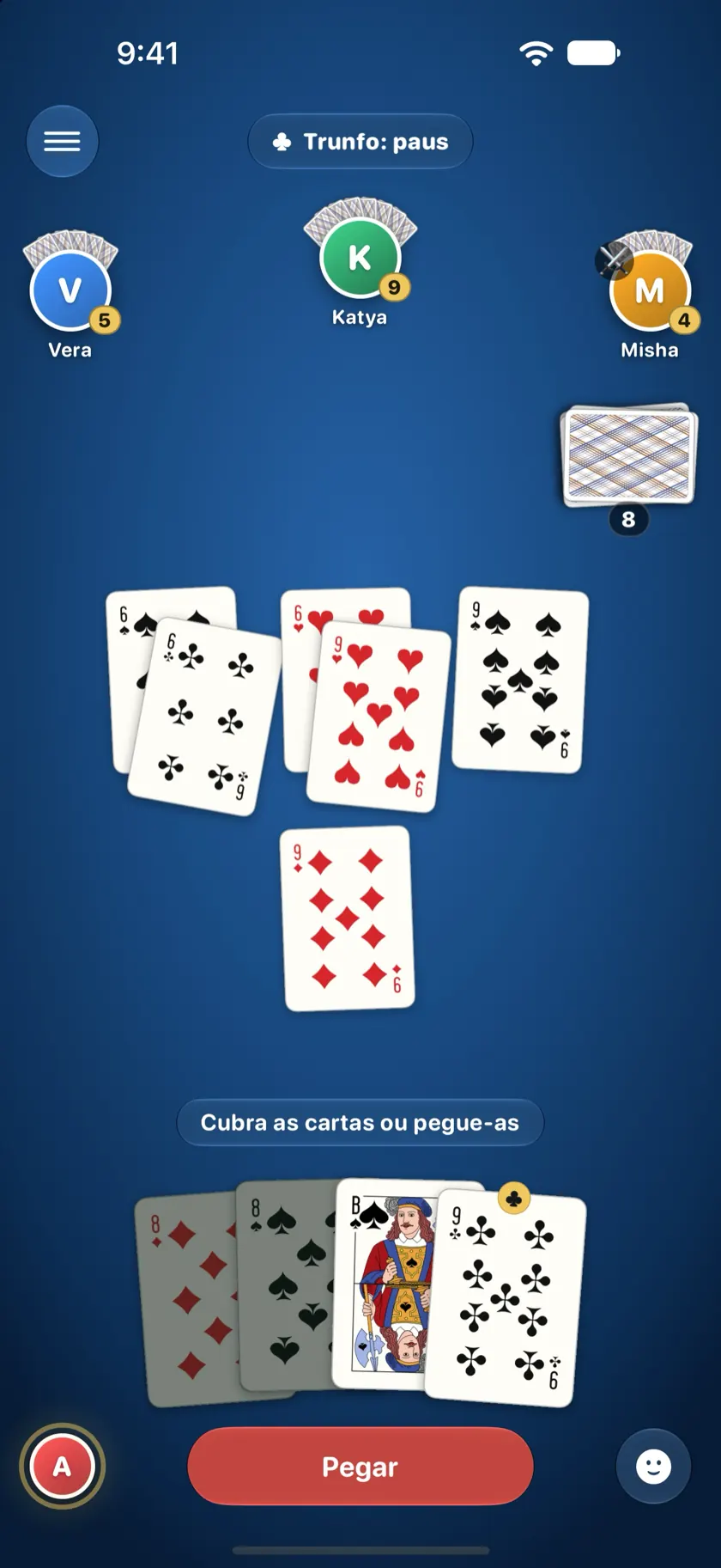 O Local Durak no iPhone do Alex: quatro jogadores, três ataques na mesa e o Alex se defendendo com o ás de trunfo